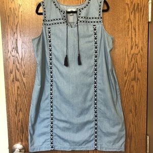 Midi dress (old navy Chambray, embroidered)
